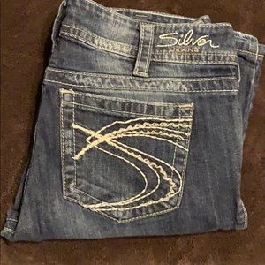 EUC W30/L30 Silver Suki Jeans.